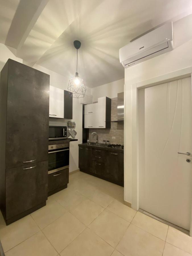 Civico 107 - Apartment With Private Parking كوارتو سانتيلينا المظهر الخارجي الصورة